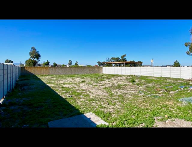 600M² VACANT LAND FOR SALE IN LAAIPLEK